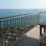 B&B Yali 시데