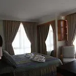 Yali B&B 시데