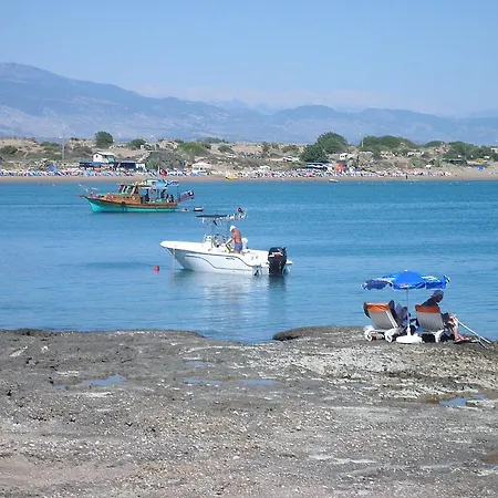 Yali Panzió Side