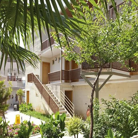 Yali Nocleg ze śniadaniem 3*