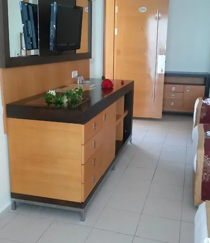 Yali Oda ve Kahvaltı 3*