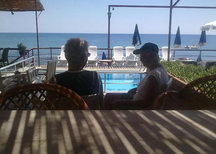 Yali Oda ve Kahvaltı Side