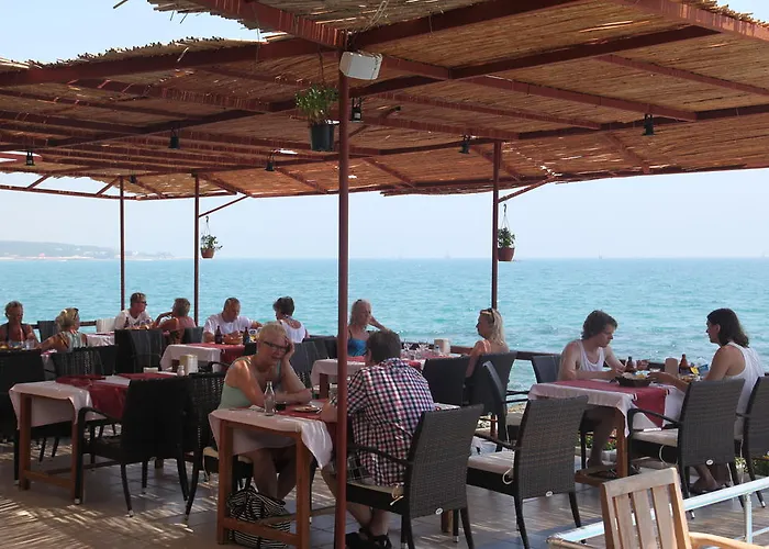 Oda ve Kahvaltı Yali 3*