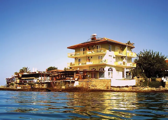 Oda ve Kahvaltı Yali 3*