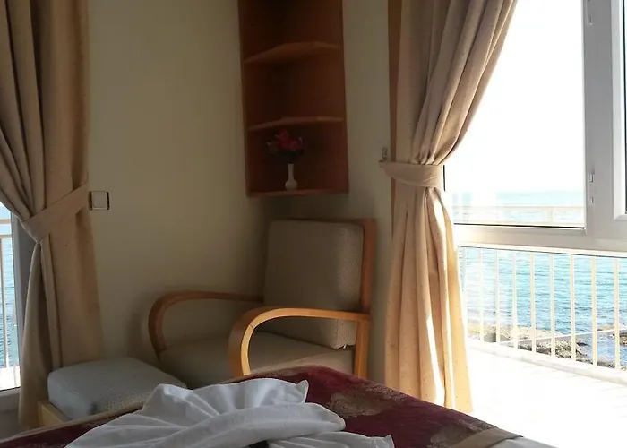 Yali Oda ve Kahvaltı 3*