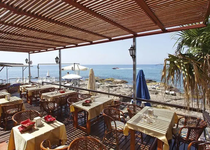 Yali Oda ve Kahvaltı Side