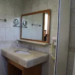 Yali 3* Side