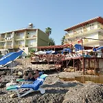 Yali Frühstückspension Side