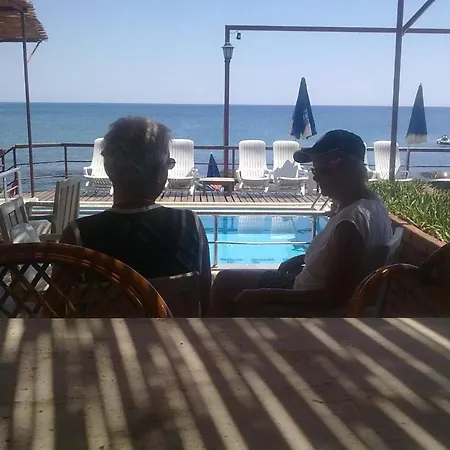 Yali Couette-café Sidé